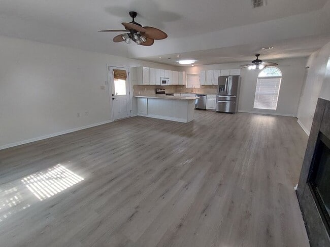 Photo - 1610 Thornton Ave