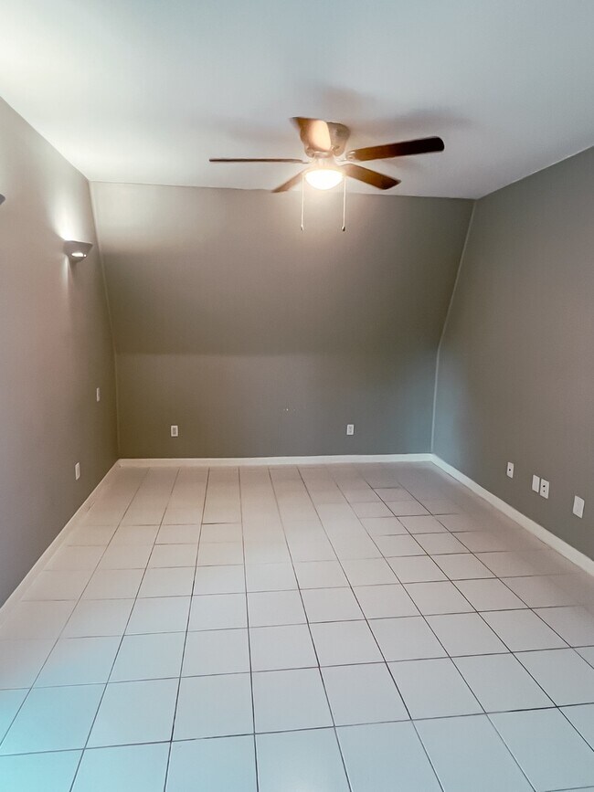 Photo - 14319 Henry Rd