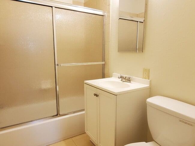 Photo - 357 S 4th St Unidad 06