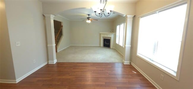 Photo - 237 Ascott Ln
