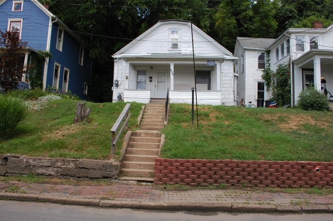 Building Photo - 103 Franklin Ave Rental