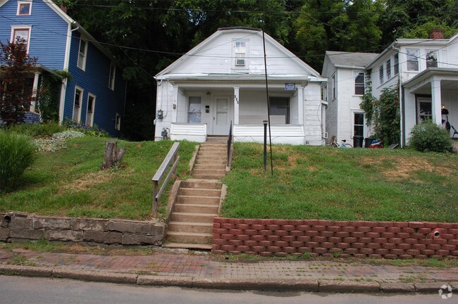 Building Photo - 103 Franklin Ave Rental