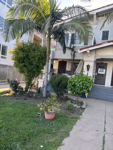 1723 Winona Blvd Unit 1723