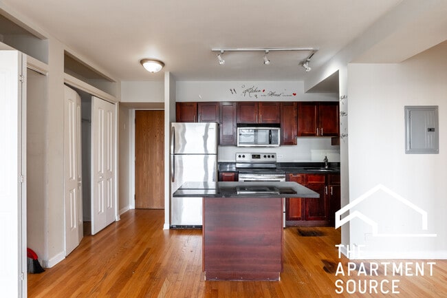 Building Photo - 4180 N Marine Dr Unit 507 Rental