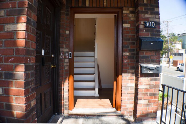 Photo - 300 Cator Ave Unit 2