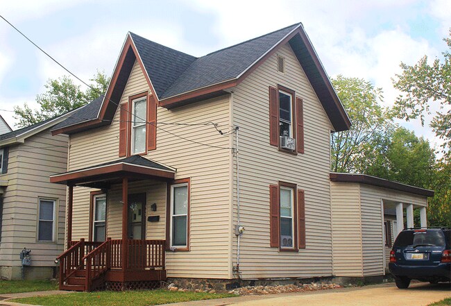 Photo - 647 California St NW