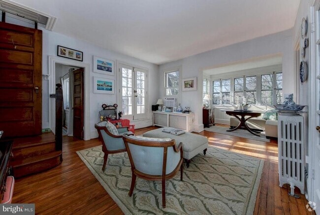 Building Photo - 1622 1/2 29th St NW Rental