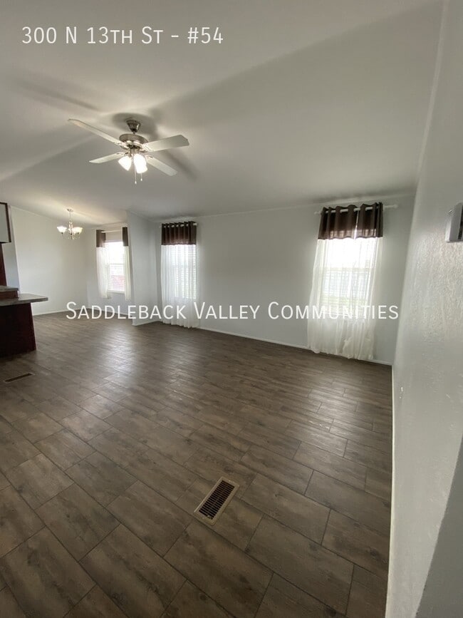 Photo - 300 N 13th St