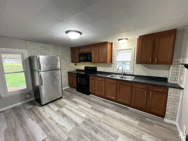 Building Photo - 2 bed, 2 bath home for rent in Waterloo, a...