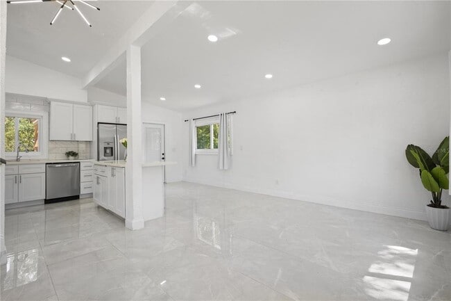 Photo - 5115 16th St N