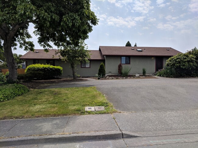 Building Photo - 32nd Street, 1409-1411 Unit 32nd Street, 1411