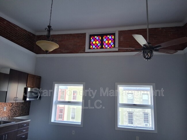 Photo - 112 S 6th St