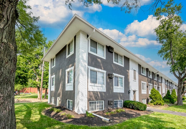 Mature Landscape - Riverview Place Apartments