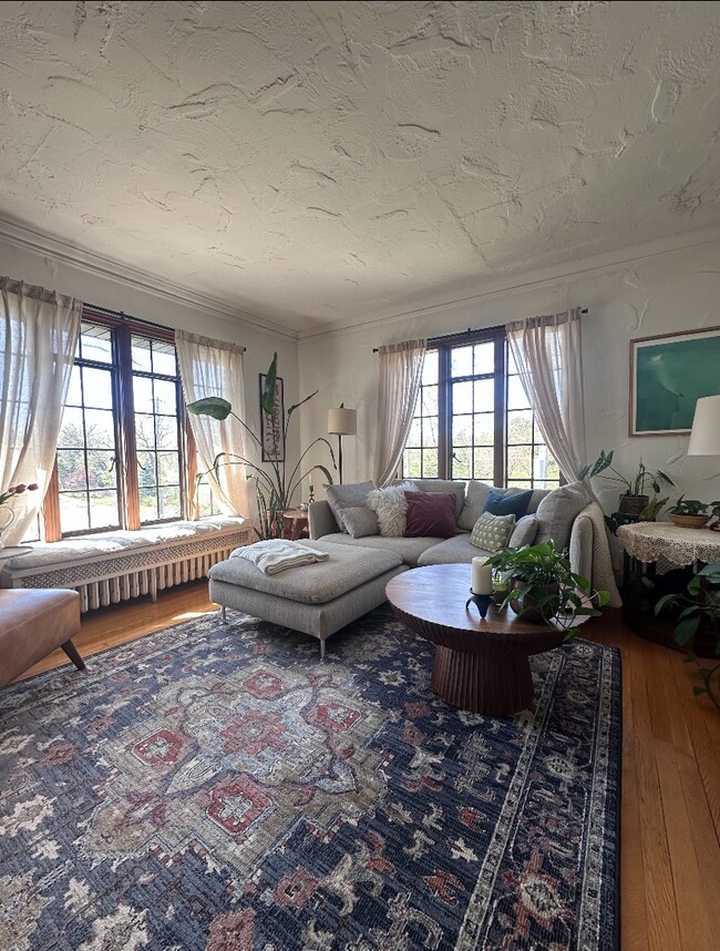 Photo - 555 56th St Unit 1
