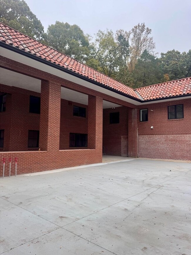 Building Photo - 2113 W Madison Ave Unit C