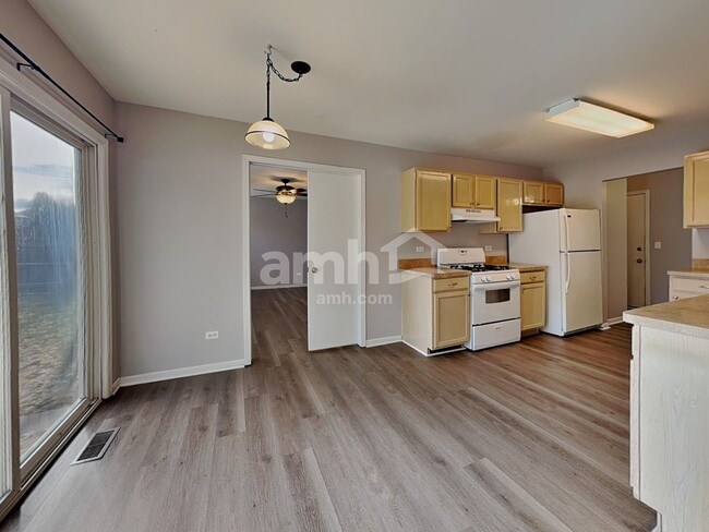 Photo - 318 Whitmore Trl