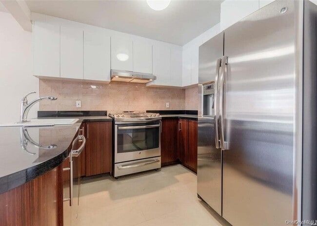 Building Photo - 136-46 41st Ave Unit 2A
