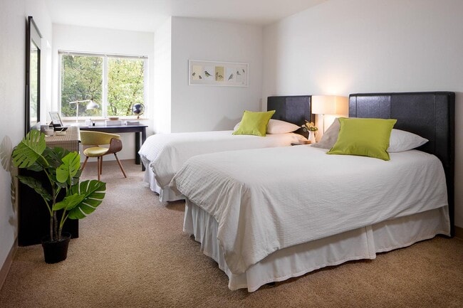 Photo - Goose Hollow Plaza