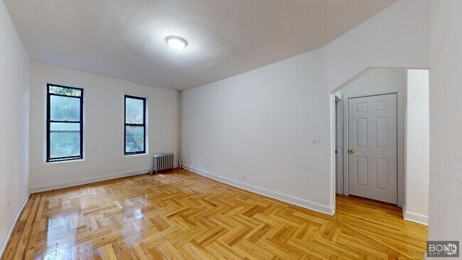 Building Photo - 520 E 83rd St Unit B2 Rental