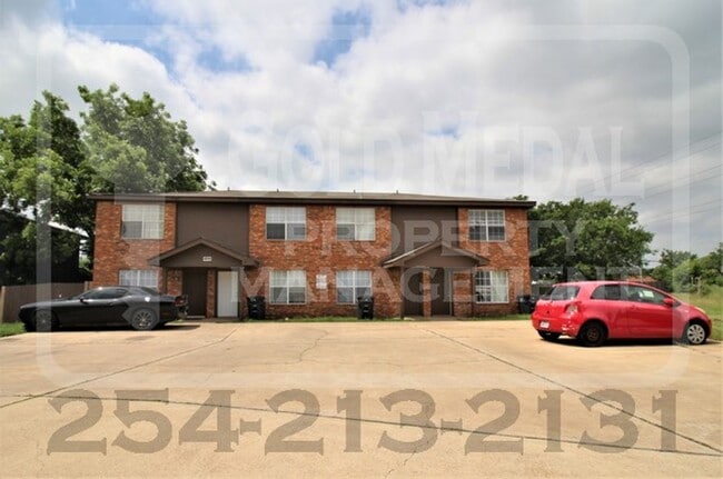 Building Photo - 1408 Dugger Cir Unit A