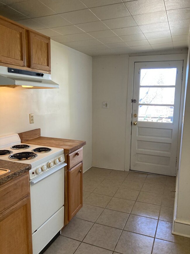 Photo - 38 N Earl St Unit Apt 2