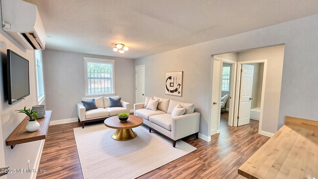 Photo - 3018 Pearce St