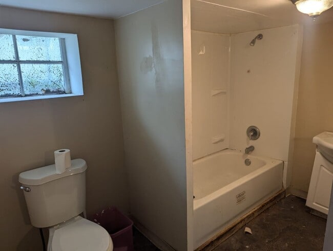 Photo - 310 E Vine St