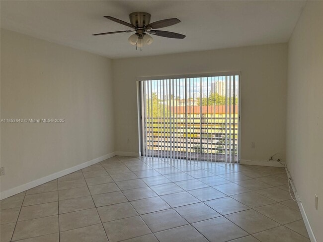 Photo - 20200 NE 27th Ct Unidad 33