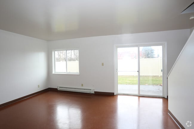Living Room - Monteagle Ridge Estates