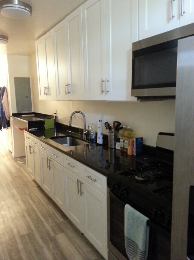 Photo - 4630 Brooks St NE Unit 4