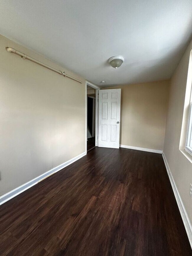 Spacious 4 Bedroom 1 Bath in Marcus Hook! Rental House Rental in