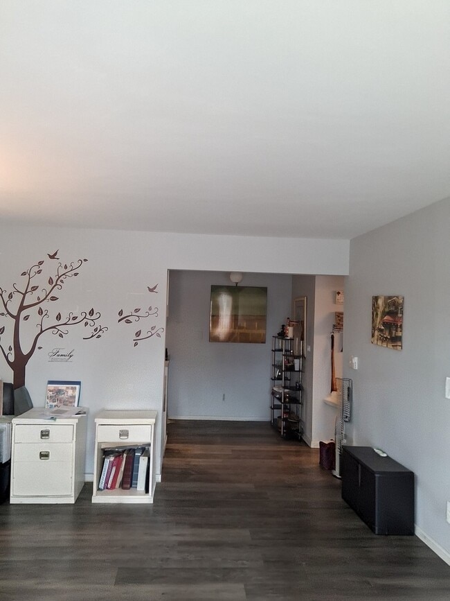 Building Photo - 850 E Old Willow Rd Unit 218