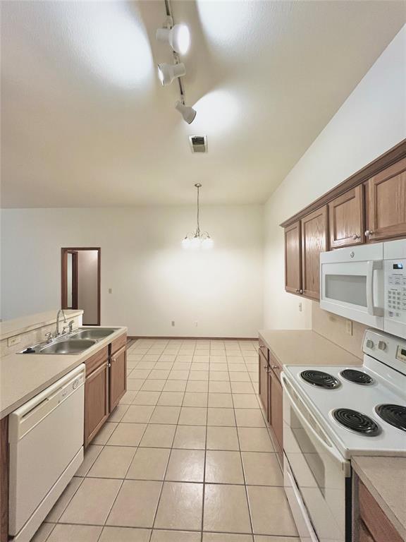 Photo - 1304 Commerce Dr