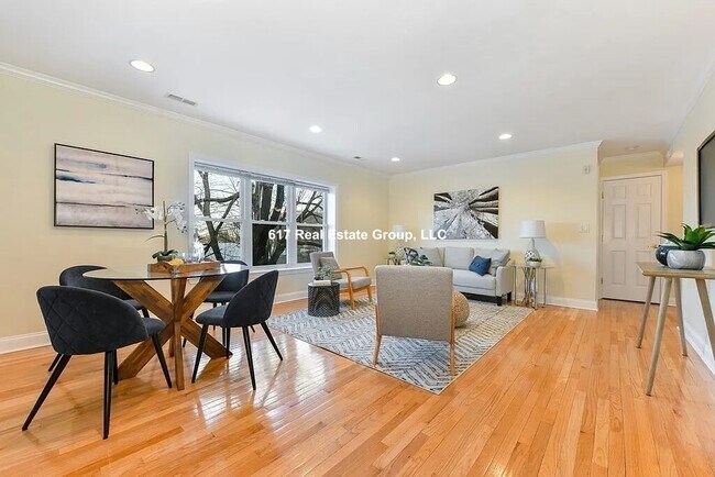 Building Photo - 168 Newton St Rental