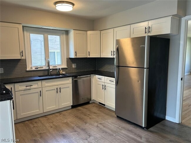 Photo - 17914 Chagrin Blvd