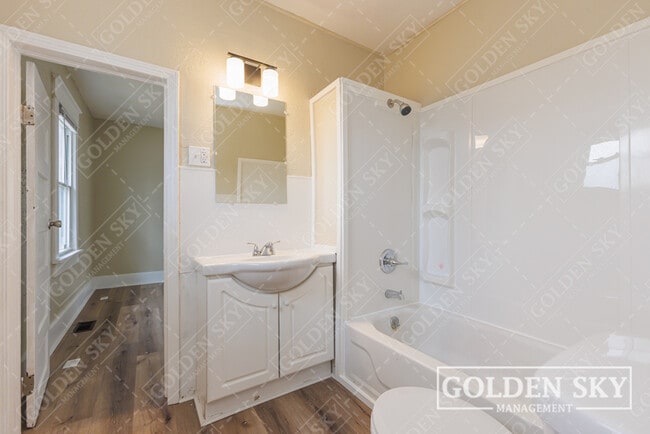 Photo - 2440 S Hoyt Ave