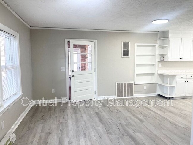 Photo - 904 E Georgia Rd