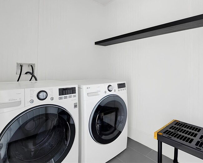 Photo - 2905 W Collins St Unit 1