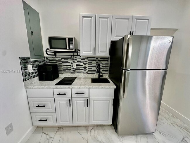Building Photo - 1309 NW 55th Terrace Unit Studio