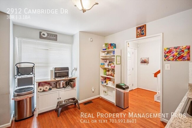 Photo - 2912 Cambridge Dr