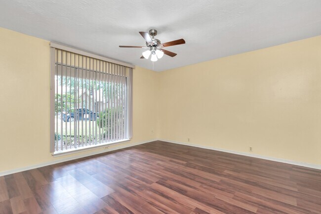 Photo - 4702 Cashel Cir Unidad True