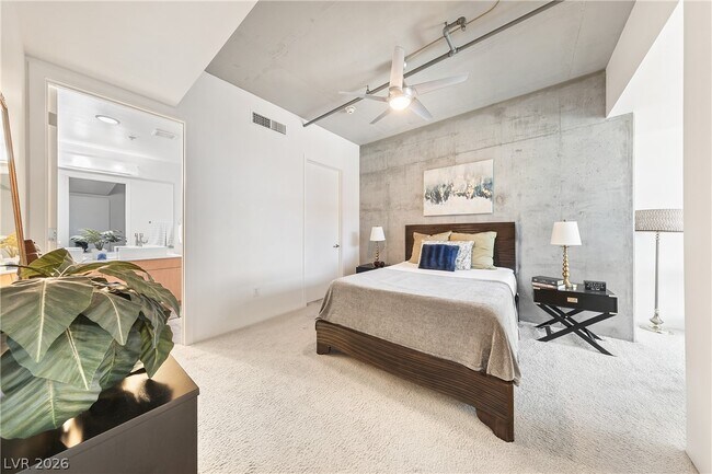 Photo - 353 E Bonneville Ave Unit 573