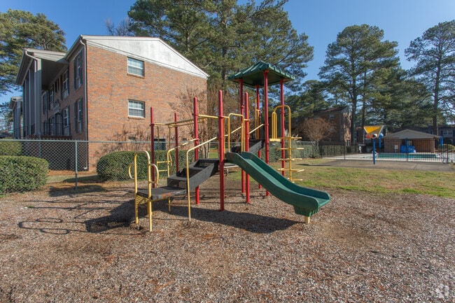 Building Photo - Redmond Chase Apartment Homes