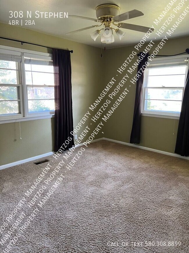 Rare 4 Bedroom 2 Bath Home with 2 Car Gara... Rental House Rental in