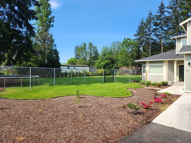 Photo - 958 152nd St E