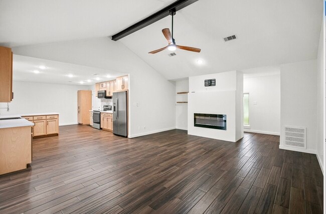 Photo - 201 San Saba St