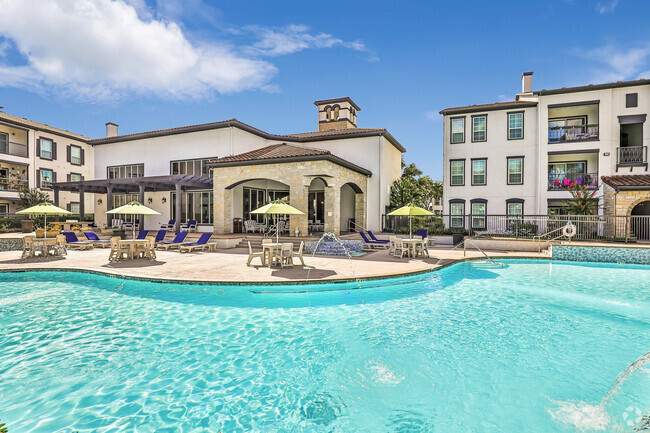 Serene Poolside Living at Amalfi at Tuscan Lakes - Amalfi at Tuscan Lakes Rental