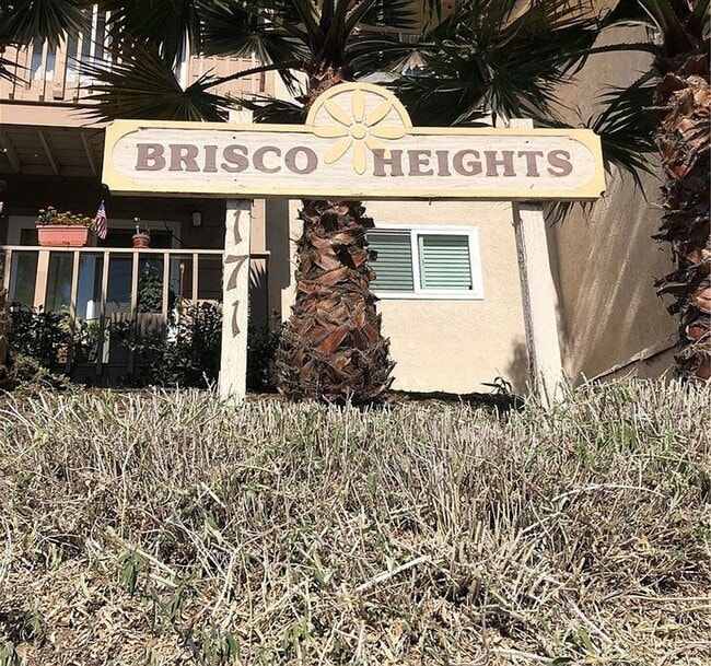 Building Photo - Upstairs 1bd/1ba Condo w/ Balcony