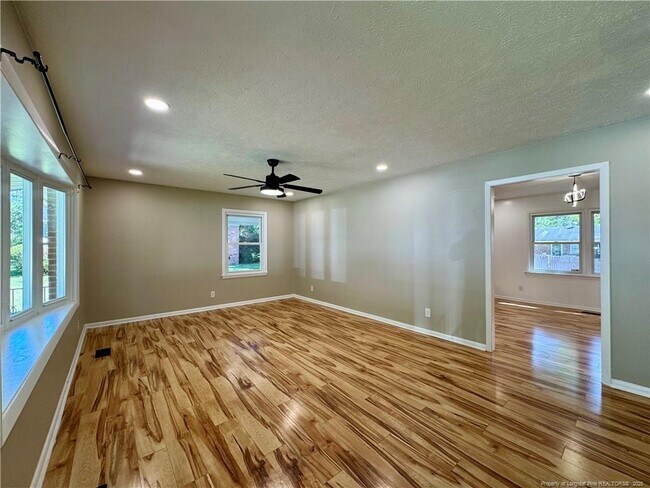 Photo - 1089 Torrey Dr