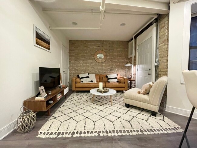 Photo - 1931 N Hoyne Ave Unit GDN